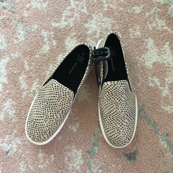 Dotted sneakers - Picture 1 of 3